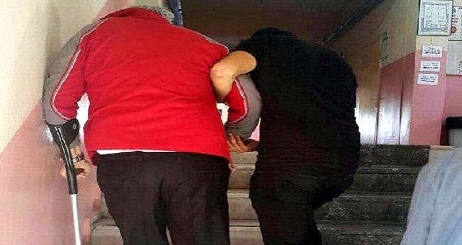 İlk 3 katı boş tuttular, son 2 kata sandık koydular...