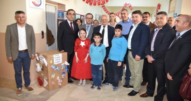 İlkokul öğrencileri çevre bilincine dikkat çekti