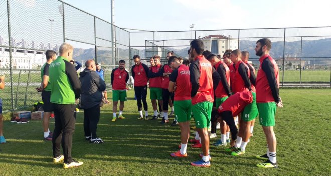 İskender: Güzel günlerin geleceğini vaat ediyoruz