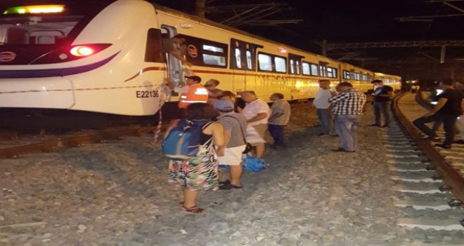 İZBAN raydan çıktı faciadan dönüldü...