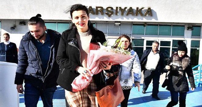 İZDENİZ'in 16 milyonuncu yolcusu Karşıyaka'dan...