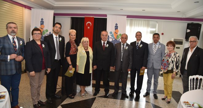 İZİD üyeleri kahvaltıda buluştu