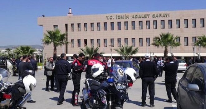 İzmir Adliyesi'nde Fetö Operasyonu:76 gözaltı