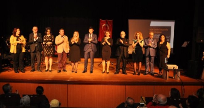 İzmir Barosu, şiirler ve şarkılarla Nazım Hikmet’i andı