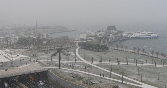 İzmir beyaza büründü...
