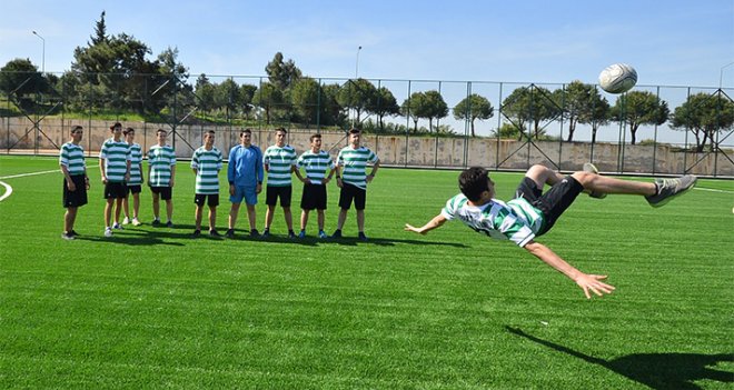 İzmir Büyükşehir'den 13 yeni spor sahası