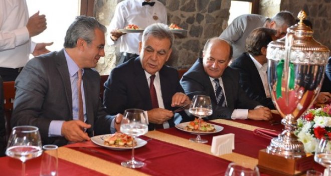 İzmir Büyükşehir'den KSK'ye 500 bin TL yardım