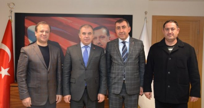 İzmir Konfederasyonu Davutoğlu’yla STK zirvesinde buluşmak istiyor