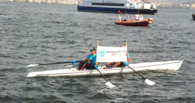 İzmir Körfezi'nde kürek zamanı