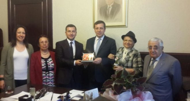 İzmir Kültür ve Dayanışma Derneği’nden Türeli’ye ziyaret