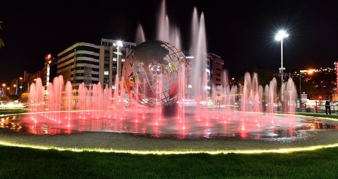 İzmir Marşı ile karşılıyor