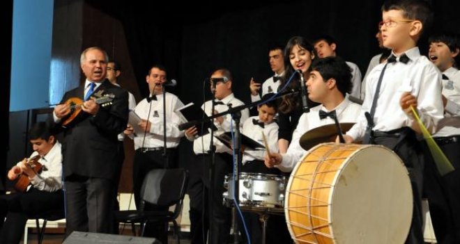 İzmir Otizm Korosu 12 Ekim'de Karşıyaka'da sahnede...