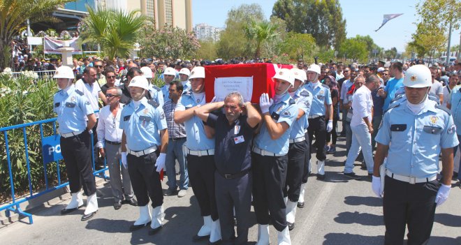 İzmir, şehidini dualarla uğurladı