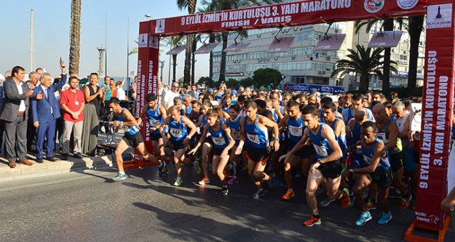İzmir trafiğine maraton düzenlemesi