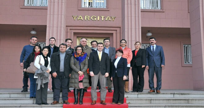 İzmir Üniversiteli hukukçulardan Ankara çıkarması