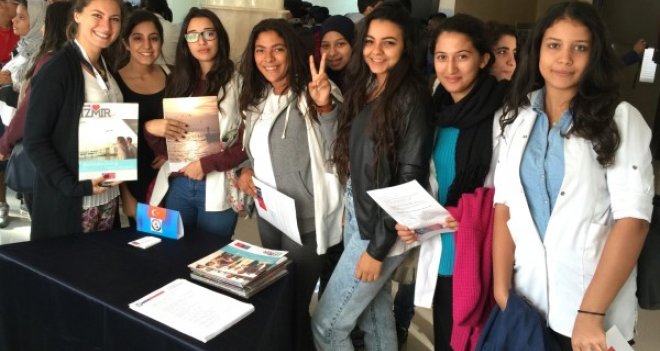 İzmir Üniversitesi Fas'ta burslarını tanıttı