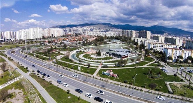 İzmir ve Ege Bölgesi’nin en başarılı ilçe belediyesi yine Karşıyaka