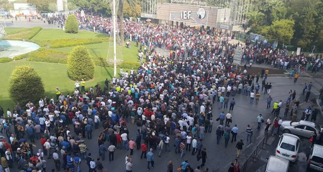 İzmir'de onbinler Basmane'den Gündoğdu'ya yürüyor...