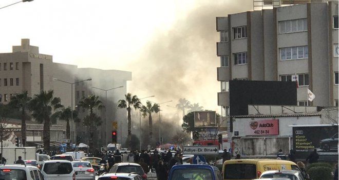 İzmir'de patlama...2 şehit...