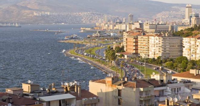 İzmir'de seçimlerin kaybedeni Ak Parti...