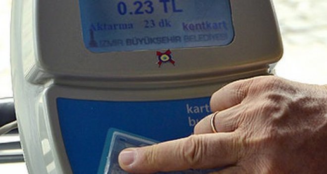 İzmir'de toplu ulaşımdaki kart krizi çözülüyor...