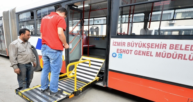 İzmir'de ulaşımda engeller kalkıyor...