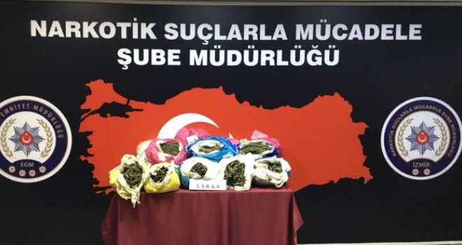 İzmir'de uyuşturucu madde ticareti yapan 30 kişi tutuklandı