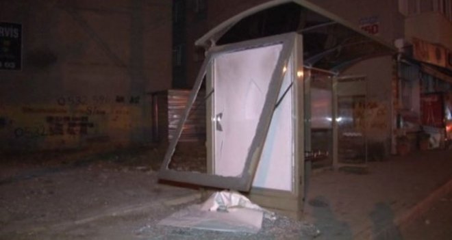 İzmir'de yüzleri maskeli 4 saldırgan terör estirdi!..