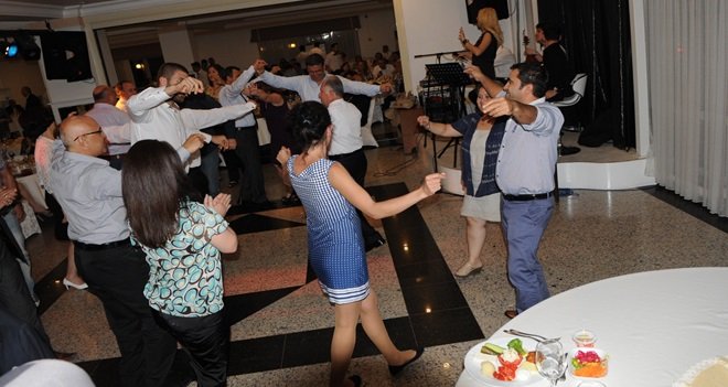 İZMİR’DEKİ BALIKESİRLİLER YEMEKTE BULUŞTU