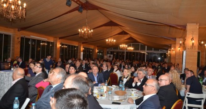 İzmir'deki STK'lar ''Teröre karşı tek yürek'' için Karşıyaka'da bir araya geldi