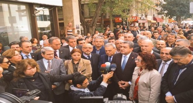 İzmir'den Cumhuriyet'e destek