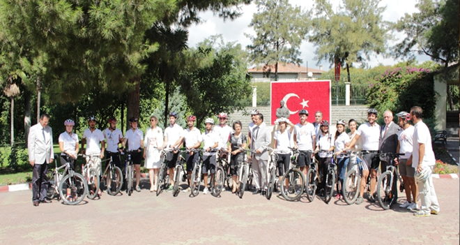 İzmirli gençler 6000km pedal çevirecek...