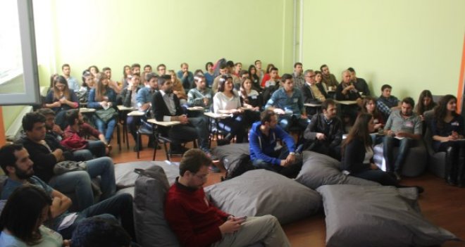 İzmirli Gençler “Girişim 35” Çalıştayında bir araya geldi