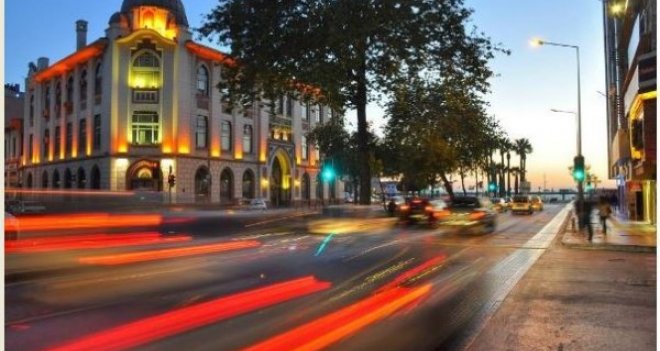 İzmirliler, Borsa Sarayı için Instagram’da yarıştı