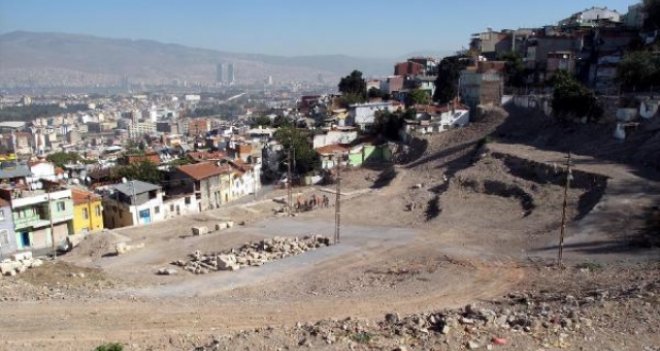 Kadifekale'de Antik Roma Tiyatrosuna ilk kazma vuruldu