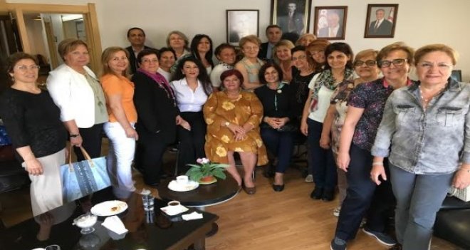 Kadınlardan KKTC Konsolosu'na ziyaret