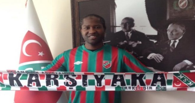 Kaf Kaf Djiby Fall ile imzaladı