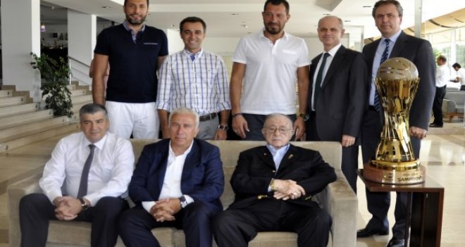 Kaf Kaf, kupayı Selçuk Yaşar'a götürdü