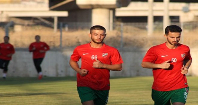 Kaf Kaf Serhat'la imzaladı