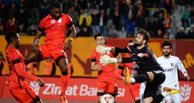 Kaf Kaf skandalın eşiğinden döndü