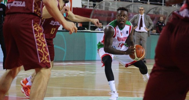 Kaf Kaf, Venezia'yı parkeye gömdü