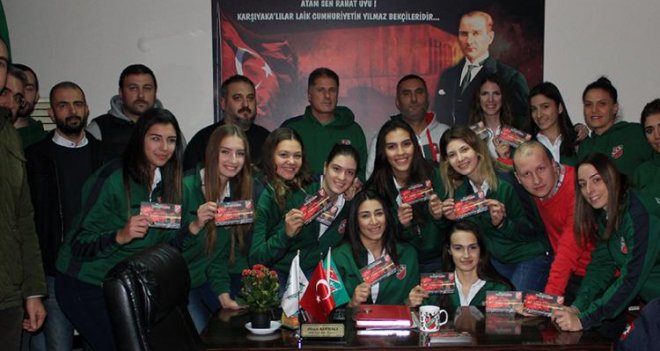 Kaf Kaf'ın kızları Taraftarlar Derneği'ni ziyaret etti