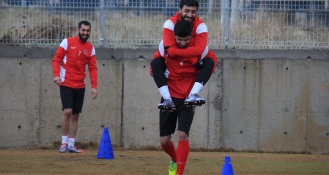 Kaf Kaf'ın neşesi yerinde...