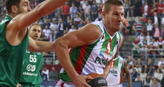 Kaf Kaf'ta Iverson sakatlandı