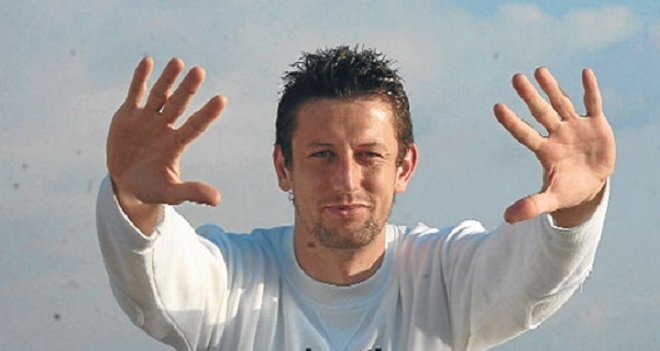 KALECİ RECEP DE KARŞIYAKA'DAN AYRILIYOR