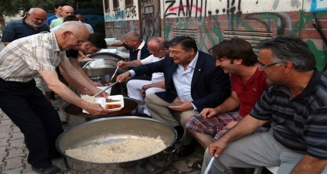 Kamil Okyay Sındır, kazanın başına geçti
