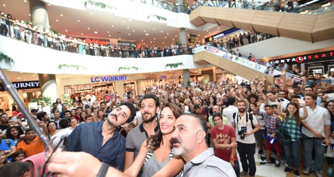 Karabela Filmi İzmir Galası Gerçekleşti