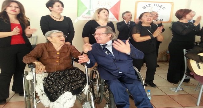 Karsan'dan huzurevinde muhteşem konser