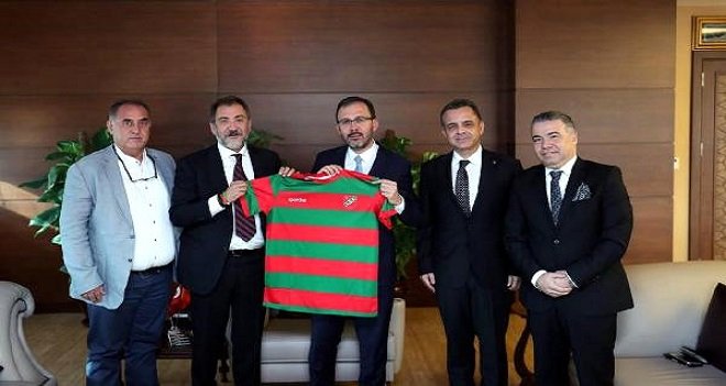 Karşıyaka, Spor Bakanı'nı ziyaret etti...