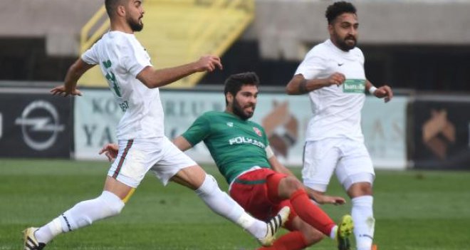 Karşıyaka 90+'da üç puanı kaptı...